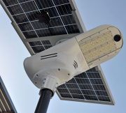 Lampe solaire LED Fornax 80W 12800lm panneau 160W