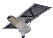 Lampe solaire LED 80 W 12 800 lm avec poteau en acier et fondation