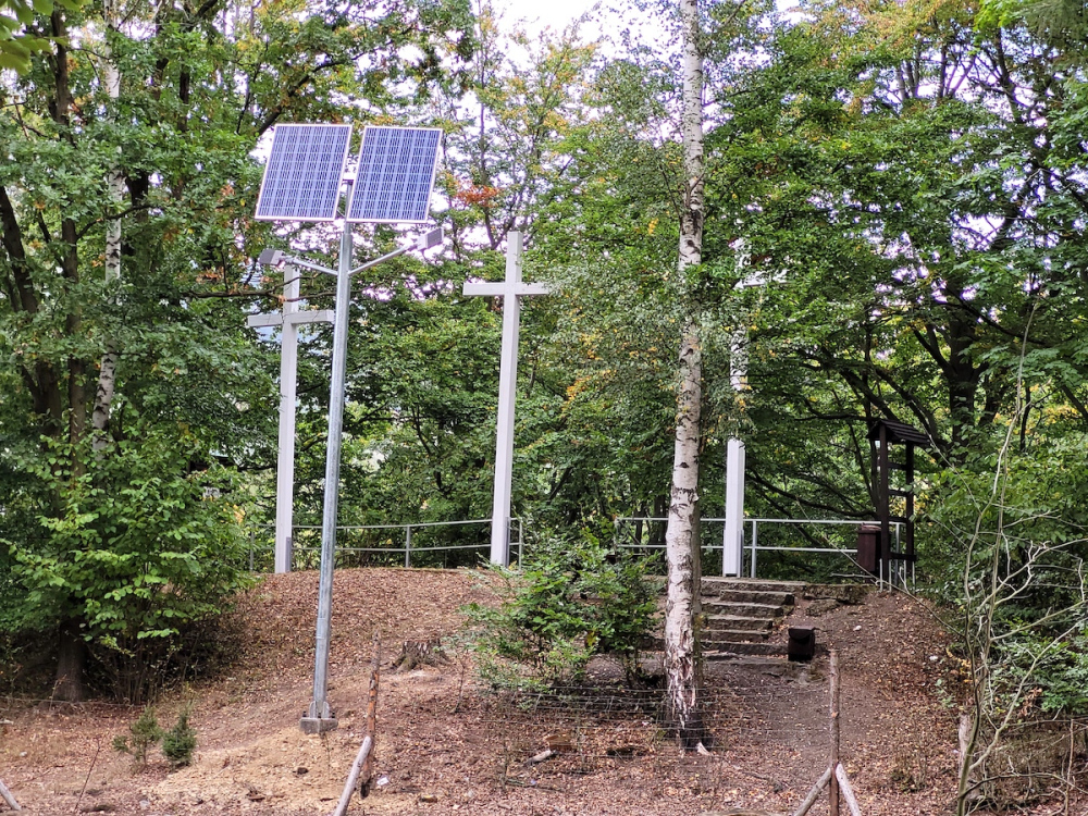 Jugów - latarnia solarna dwuramienna