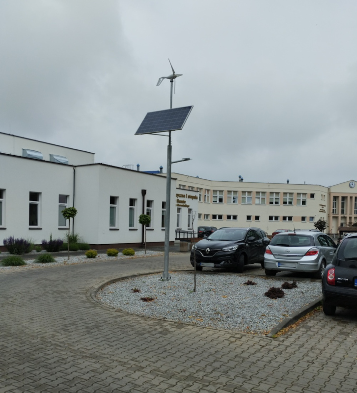 Oświetlenie miejskie Sienno woj. mazowieckie, latarnie hybrydowe