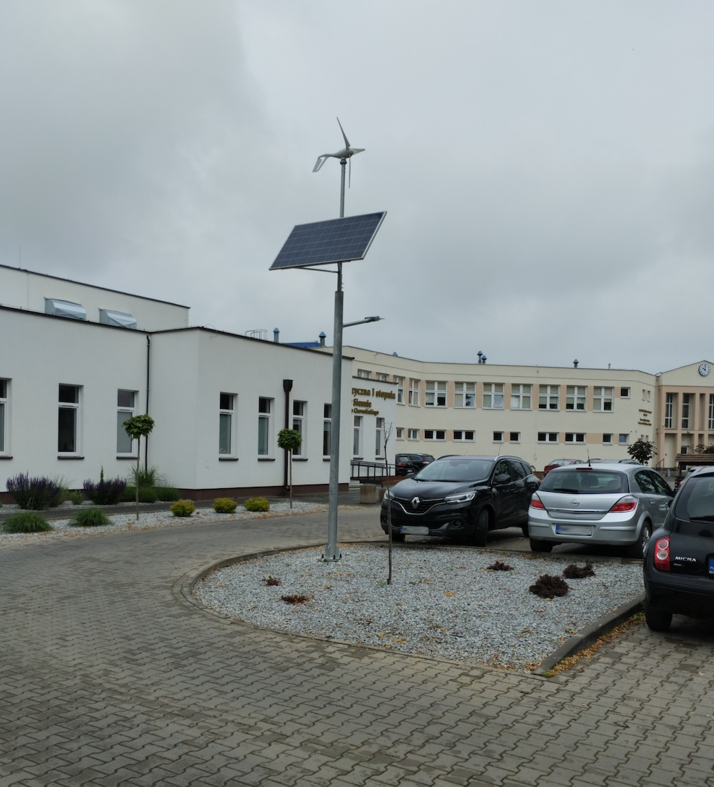 Oświetlenie miejskie Sienno woj. mazowieckie, latarnie hybrydowe