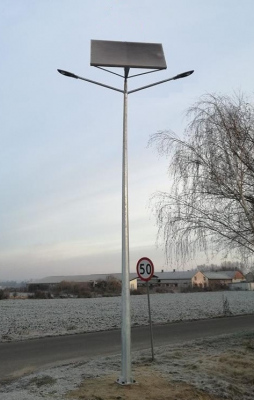 Lampadaire solaire LED 2x40W / Panneau 275W / Mât 5m / 200Ah