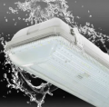 Luminaire LED hermétique 2x18W (+ 2 lampes fluorescentes LED 18W 120 T8)